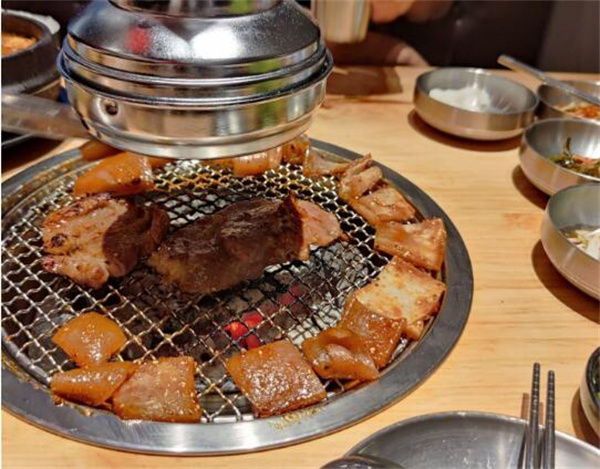 牛饱饱自助烧烤加盟